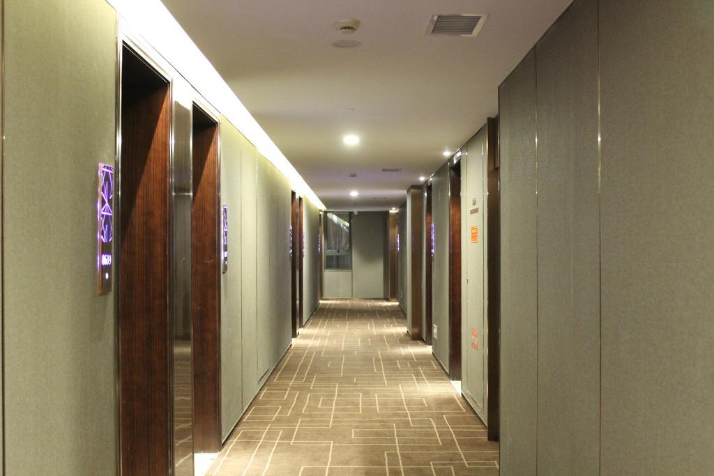 Gallery F Hotel Vuhan Dış mekan fotoğraf