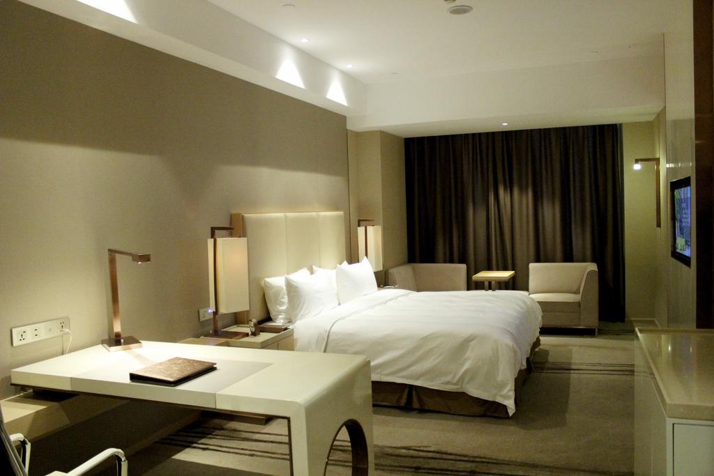 Gallery F Hotel Vuhan Dış mekan fotoğraf