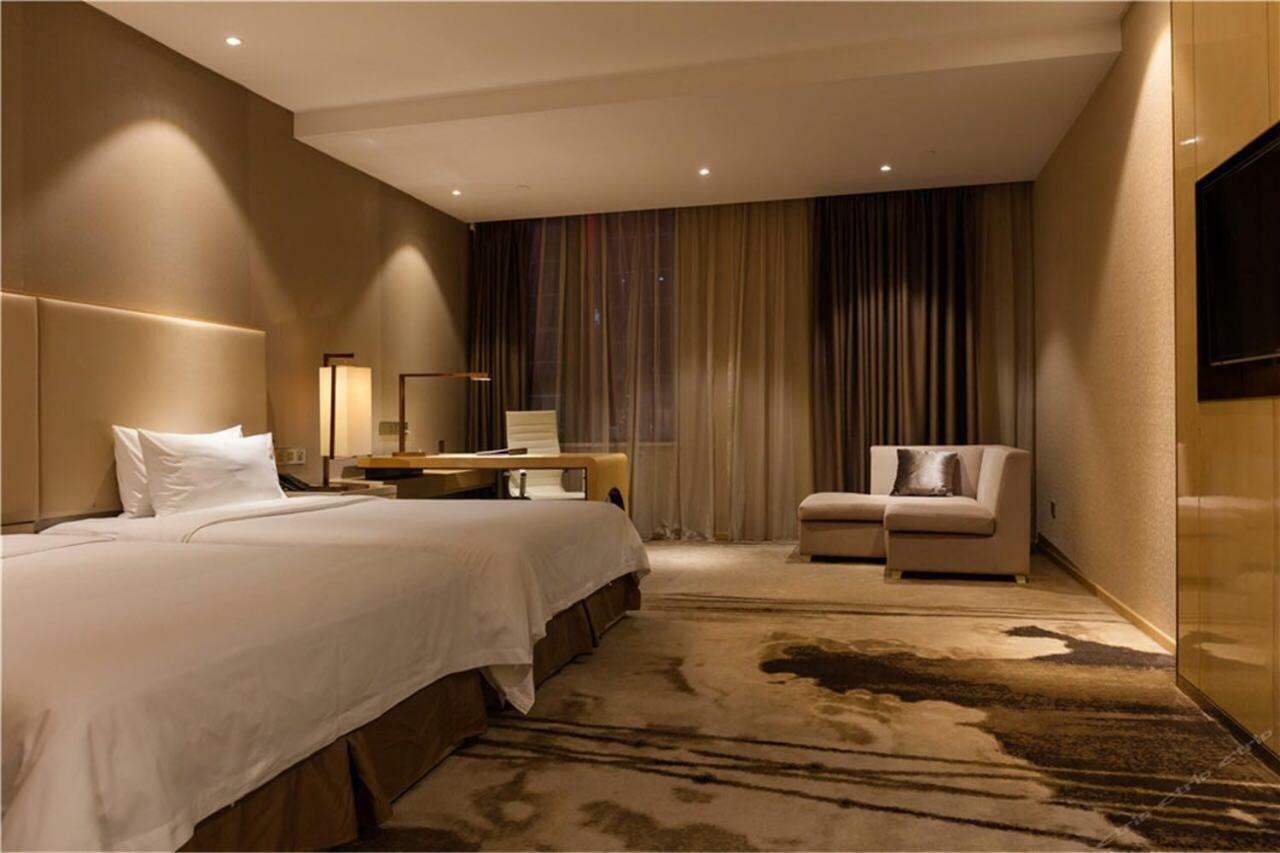 Gallery F Hotel Vuhan Dış mekan fotoğraf