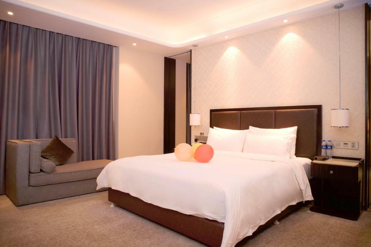 Gallery F Hotel Vuhan Dış mekan fotoğraf